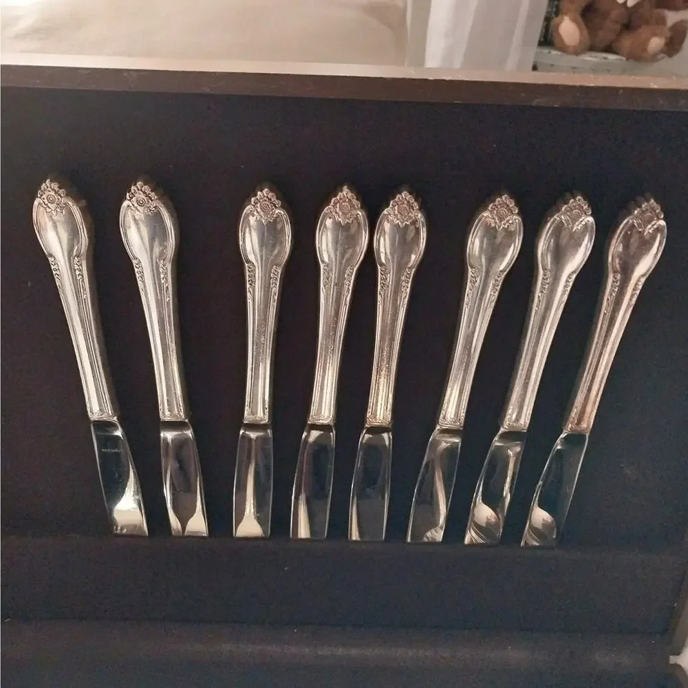 ANTIQUE/VINTAGE 1948 REMEMBRANCE SILVERPLATE FLATWARE! SVC 8+ 3 SERVERS, 51 PCS!